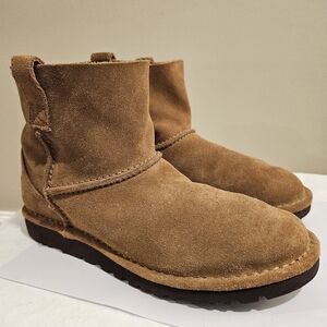 UGG Women's Classic Unlined Mini - Chestnut Size 7